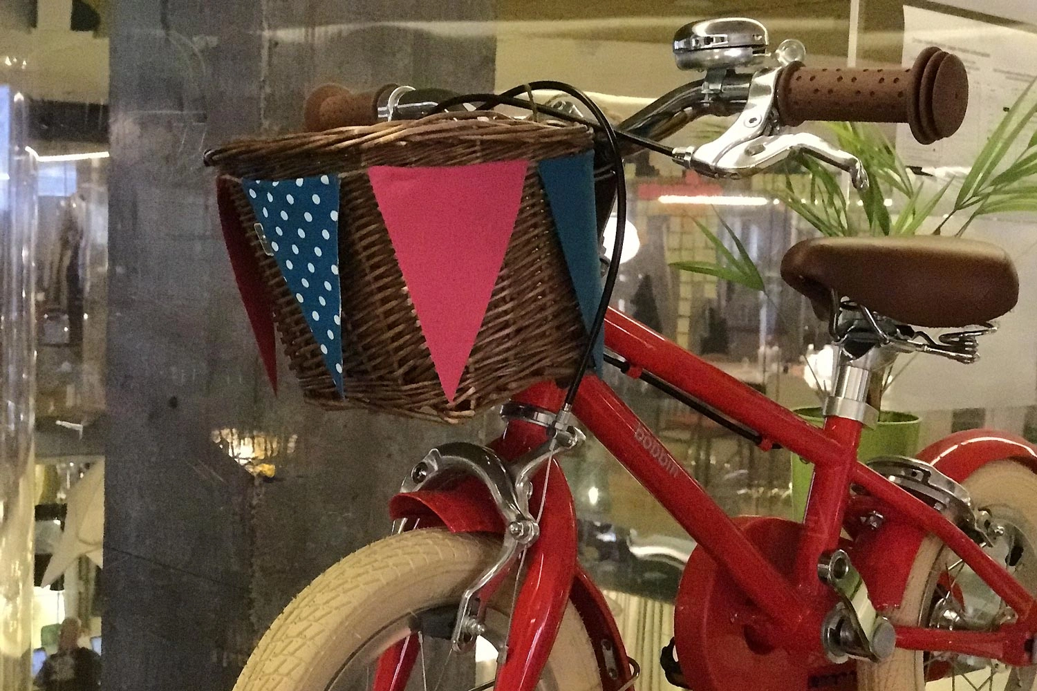 Polka Dot Bike Basket Garland: Add a Festive Touch to Your Two-Wheeler!